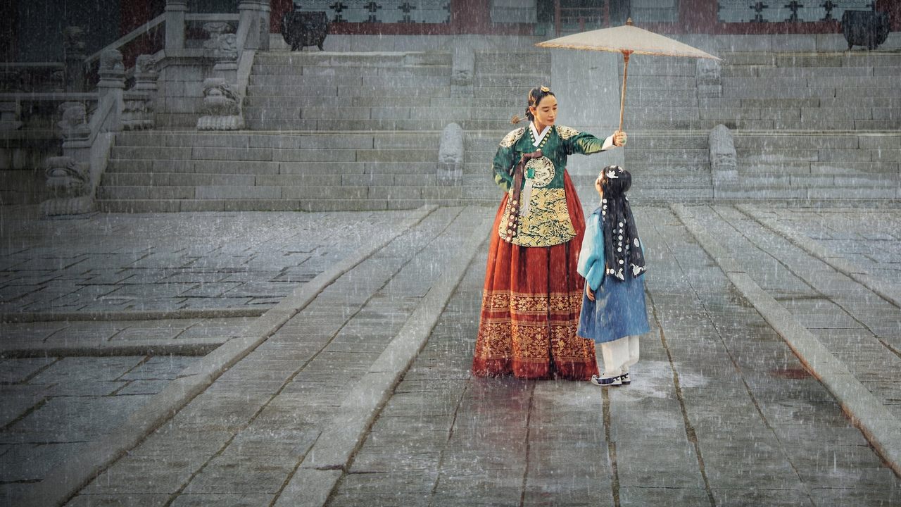 دانلود زیرنویس سریال Under The Queen’s Umbrella 2022 (زیر چتر ملکه)